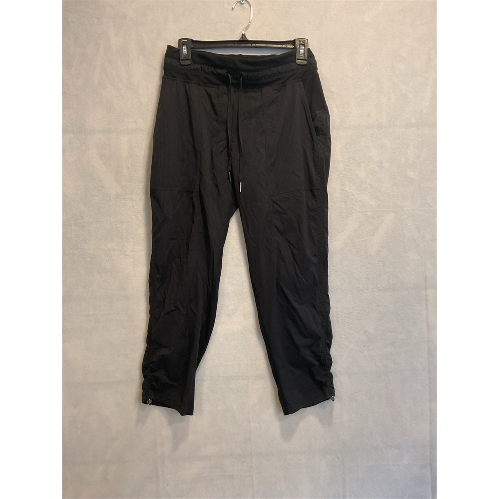 Lululemon Womens Size 6 Black Pants Dance Studio cropped 24" In Seam Excellent